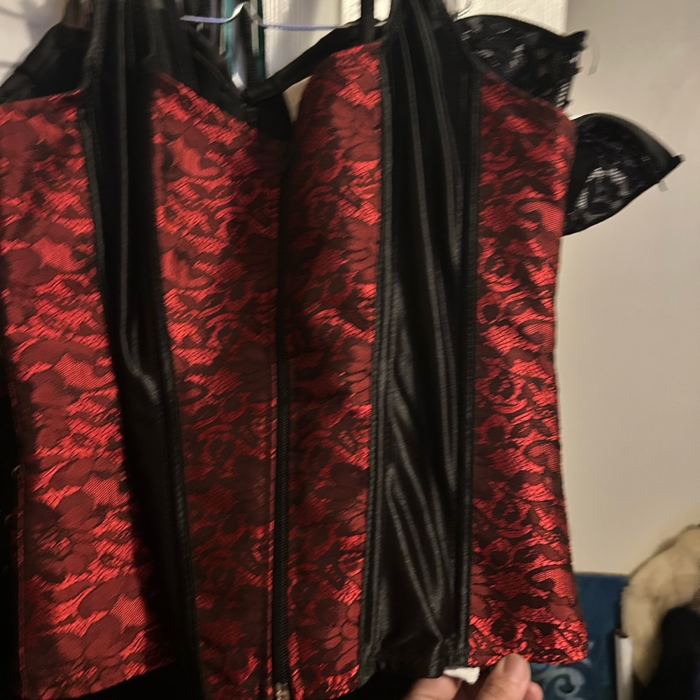 Elegant Red and Black Lace Chemise